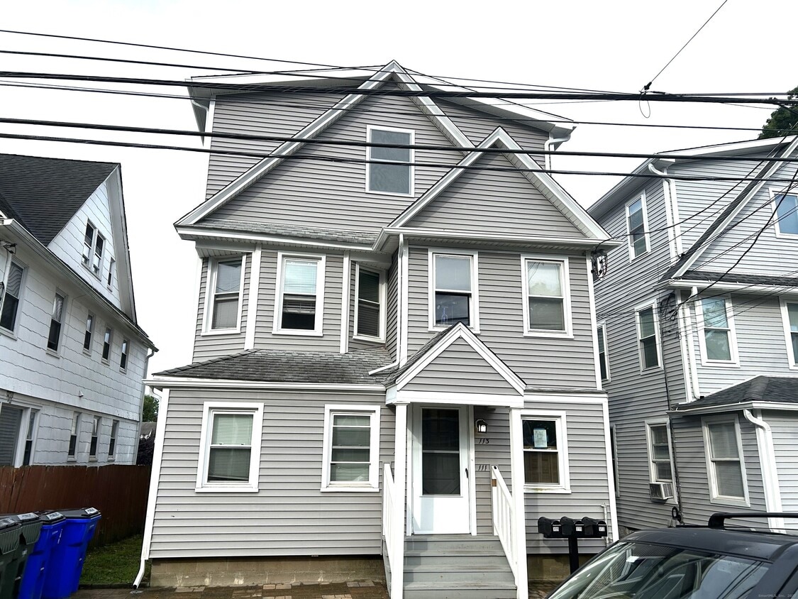 Primary Photo - 109 Churchill St