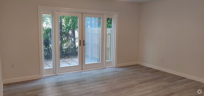 Building Photo - 11610 N Bayshore Dr