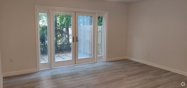 Building Photo - 11610 N Bayshore Dr