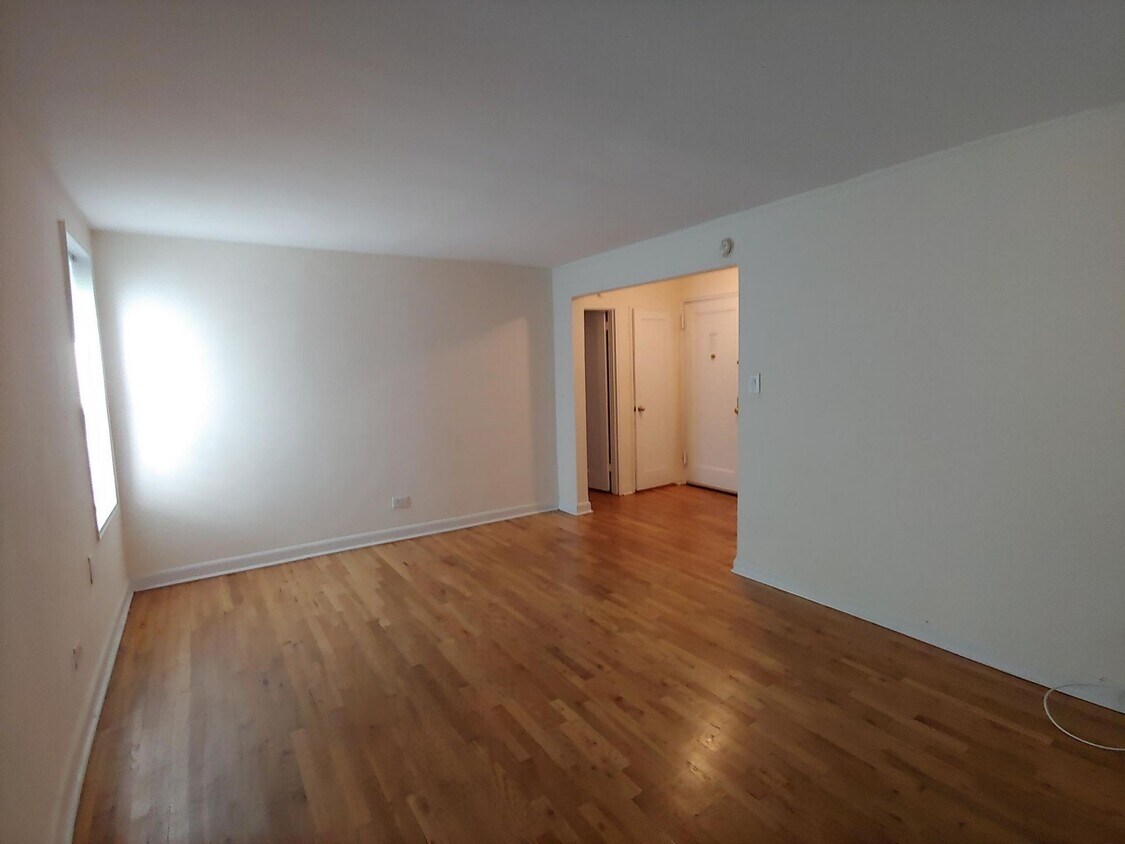 Primary Photo - 64-20 Saunders St