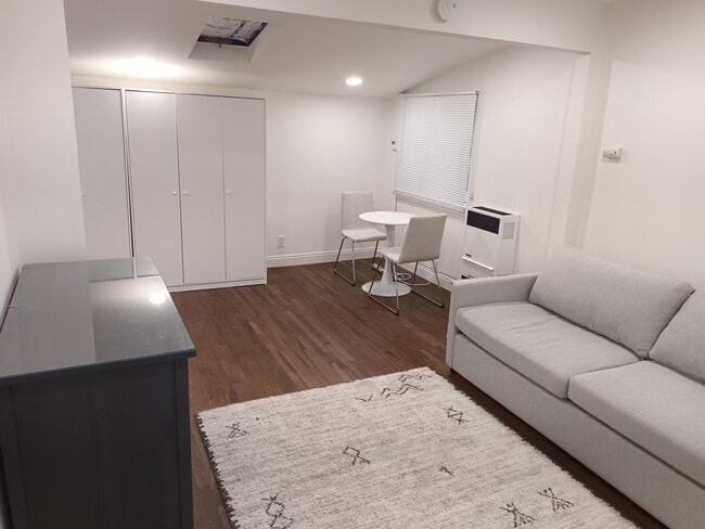 Studio - 359 Heather Heights Ct