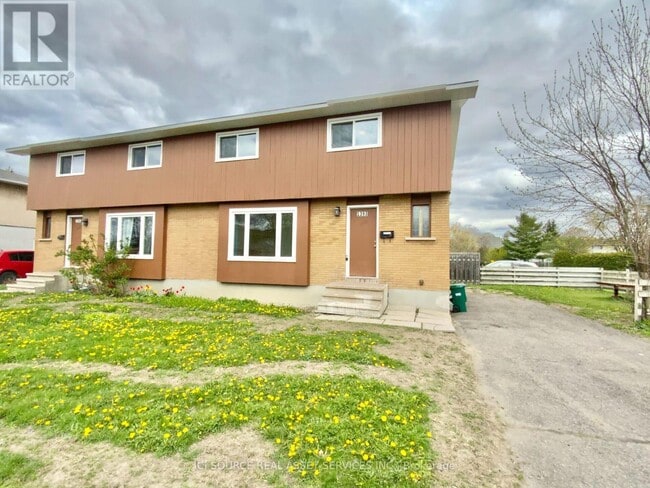 Building Photo - 1393 Claymor Ave