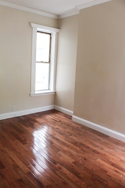 Building Photo - 45 Kingston Ave