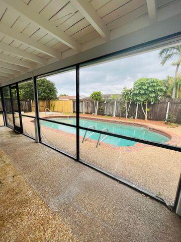 Foto del edificio - 3310 NW 66th St