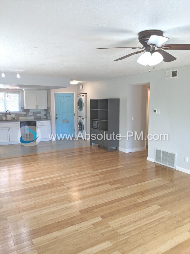 Foto del edificio - Amazing 2 Bed, 2 Bath Townhome in the High...