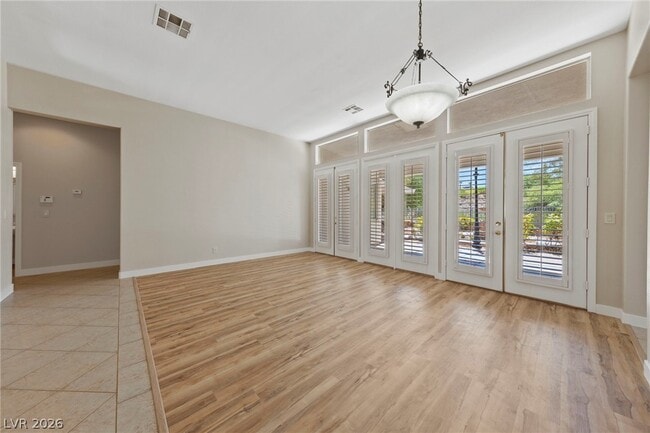 Building Photo - 3001 Vía Venezia