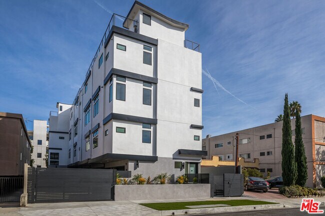 Foto del edificio - 1318 1/2 N Vista St