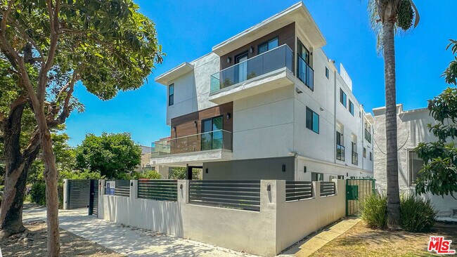 Foto del edificio - 849 N Alta Vista Blvd