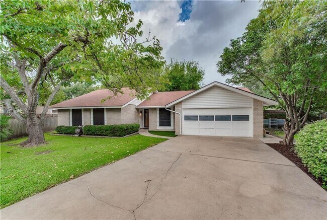 Foto del edificio - Nicely Updated 3 Bedroom, 2 Bath, Singe Story Home in Northwest Austin