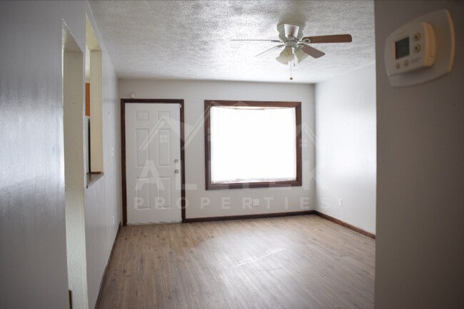 Foto del edificio - 489 Southward Dr