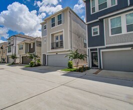 Building Photo - 1912 Honey Mound Dr
