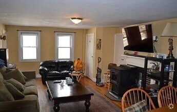 Building Photo - 384 Walpole St