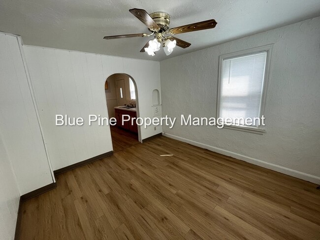 Building Photo - 157 E Elva St