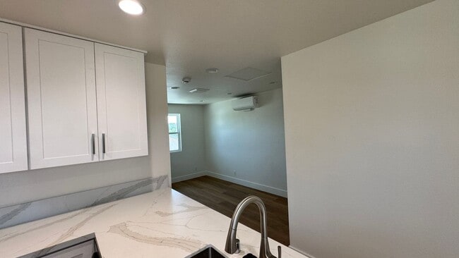 Building Photo - 14445 Spa Dr