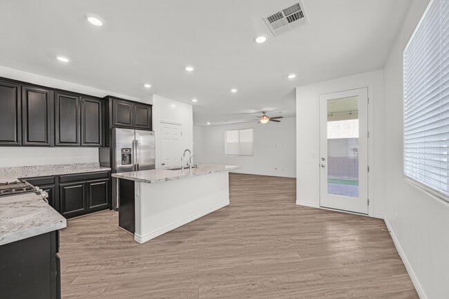 Building Photo - 7106 Calvert Cliffs St