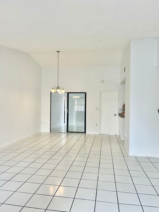 Building Photo - 7730 SW 156th Ct