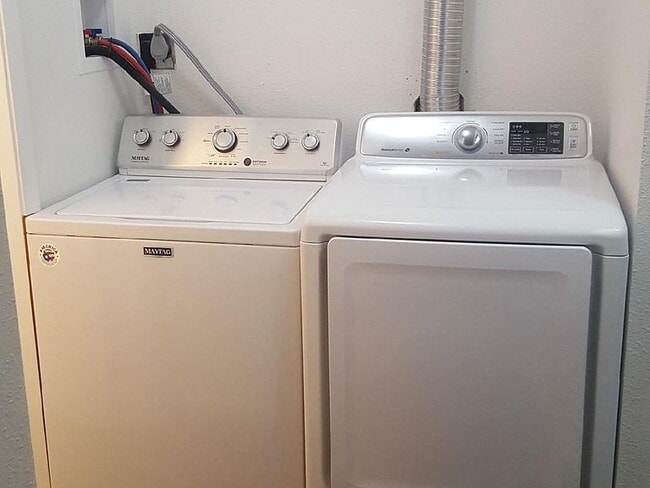 Washer/Dryer - 1324 2nd St
