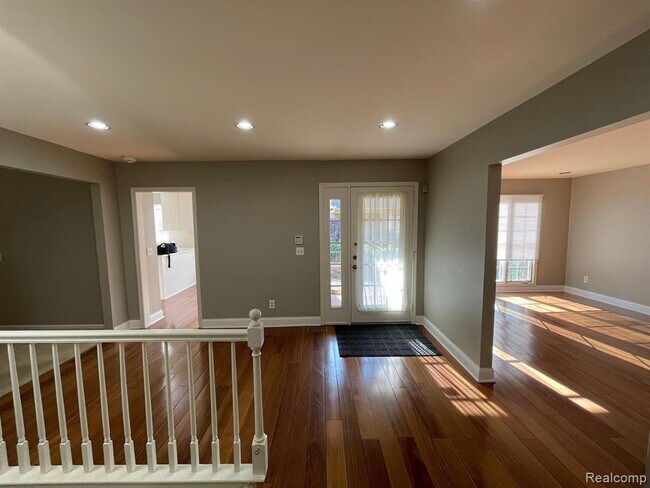 Foto del edificio - 6267 Celeste Rd