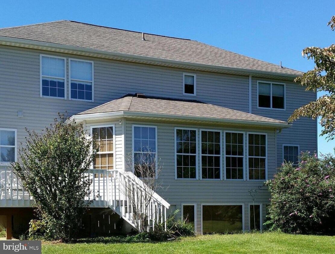 180 Muirfield Ct, Charles Town, WV 25414 House Rental in Charles Town
