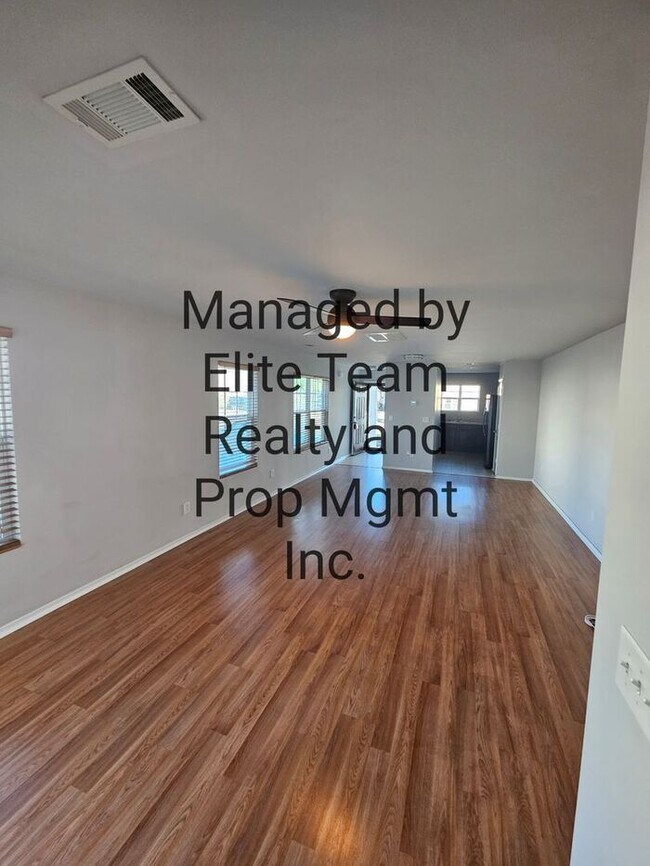 Foto del edificio - 453 Hunters Dance Rd...Catawba Village end...