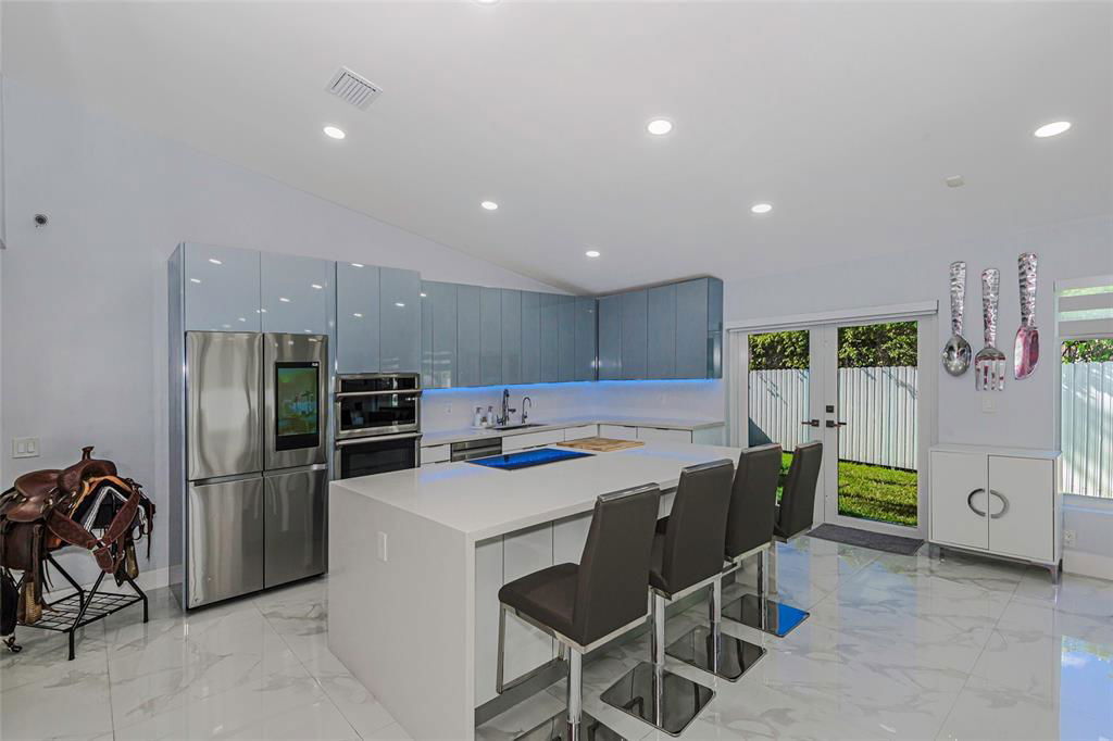 Foto principal - Southwest 191st Avenue, Pembroke Pines, FL 33029 - 3 BR 2 BA single-family home