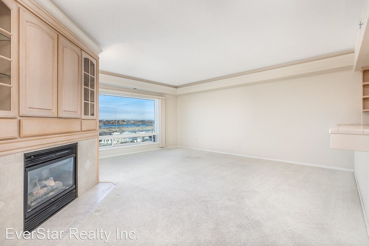 Foto principal - 2 br, 2 bath House - 300 Col Pt Dr C-201