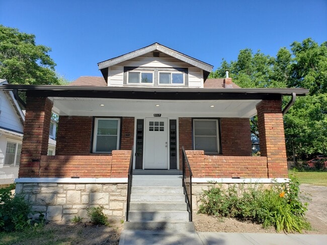 Building Photo - 5117 Euclid Ave