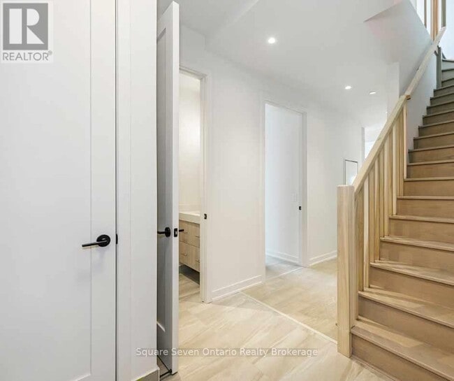 Building Photo - 123 Maurice Dr