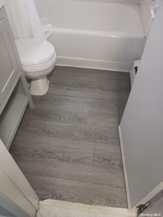 Building Photo - 53 Arlyn Dr E