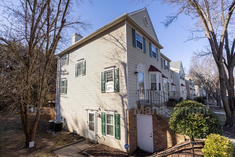 Photo - 16326 Taconic Cir