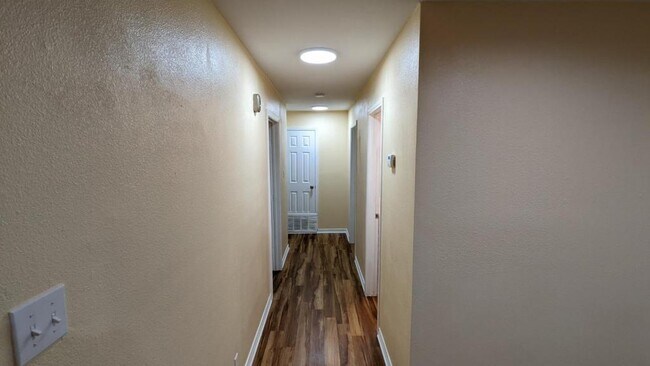 Foto del edificio - 7251 Rimwood St