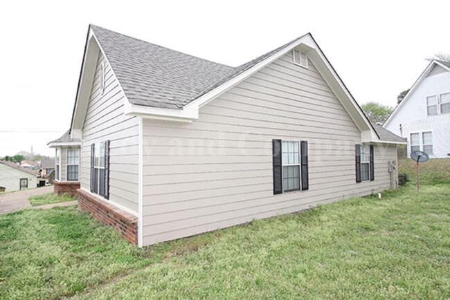 Foto del edificio - 4774 Northwood Glen St