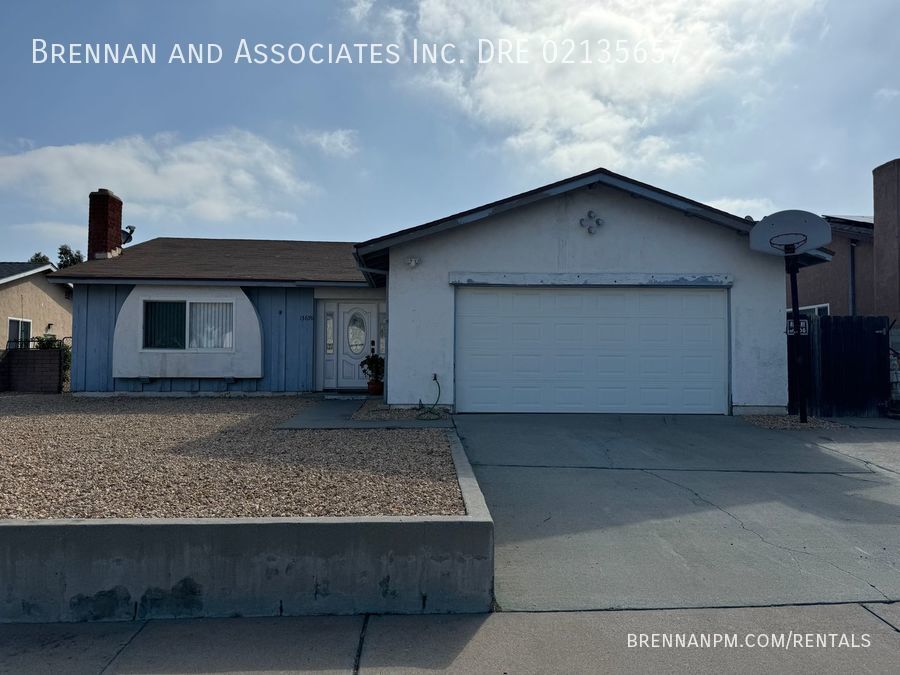 Primary Photo - Spacious 4-Bed, 2-Bath Family Home with a ...