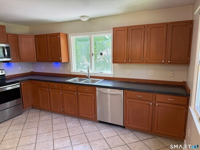 Building Photo - 308 Noank Ledyard Rd