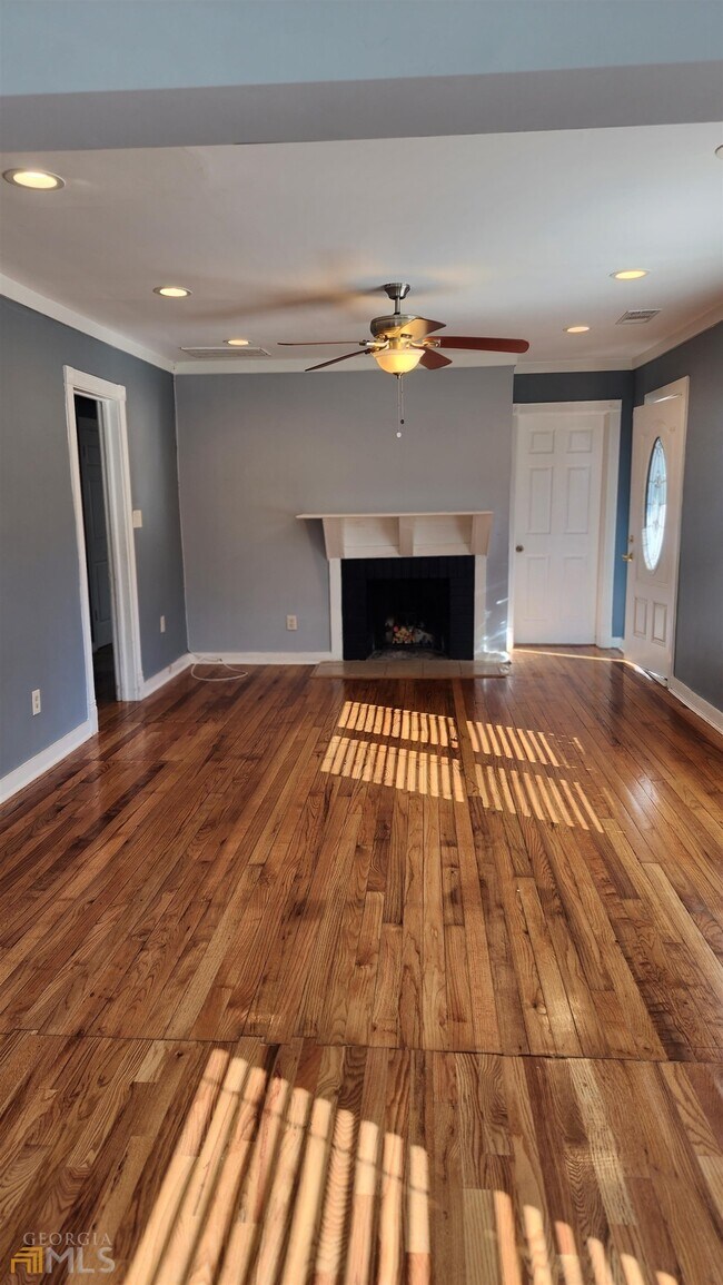 Building Photo - 615 Cofield Dr