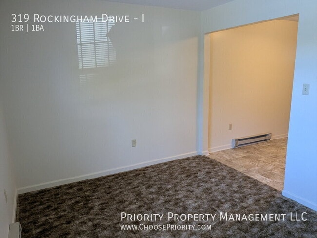 Foto del edificio - 319 Rockingham Dr