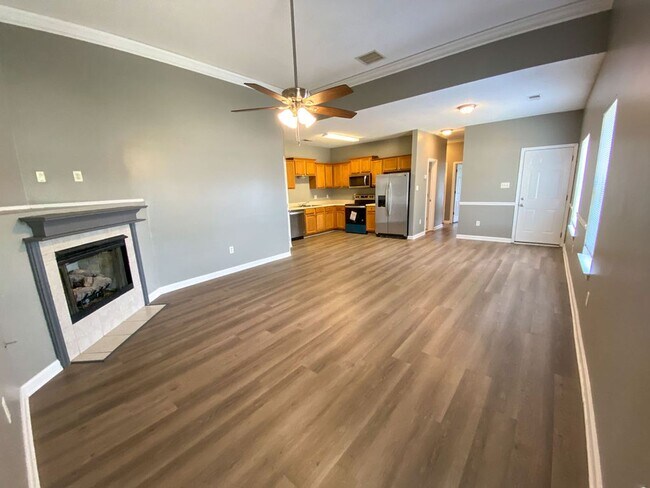 Building Photo - 3 bed, 2 bath home near Shelby Farms in Co...