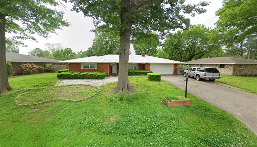Primary Photo - 708 Henryetta St