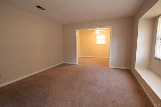 Building Photo - 5595 San Gabriel Dr