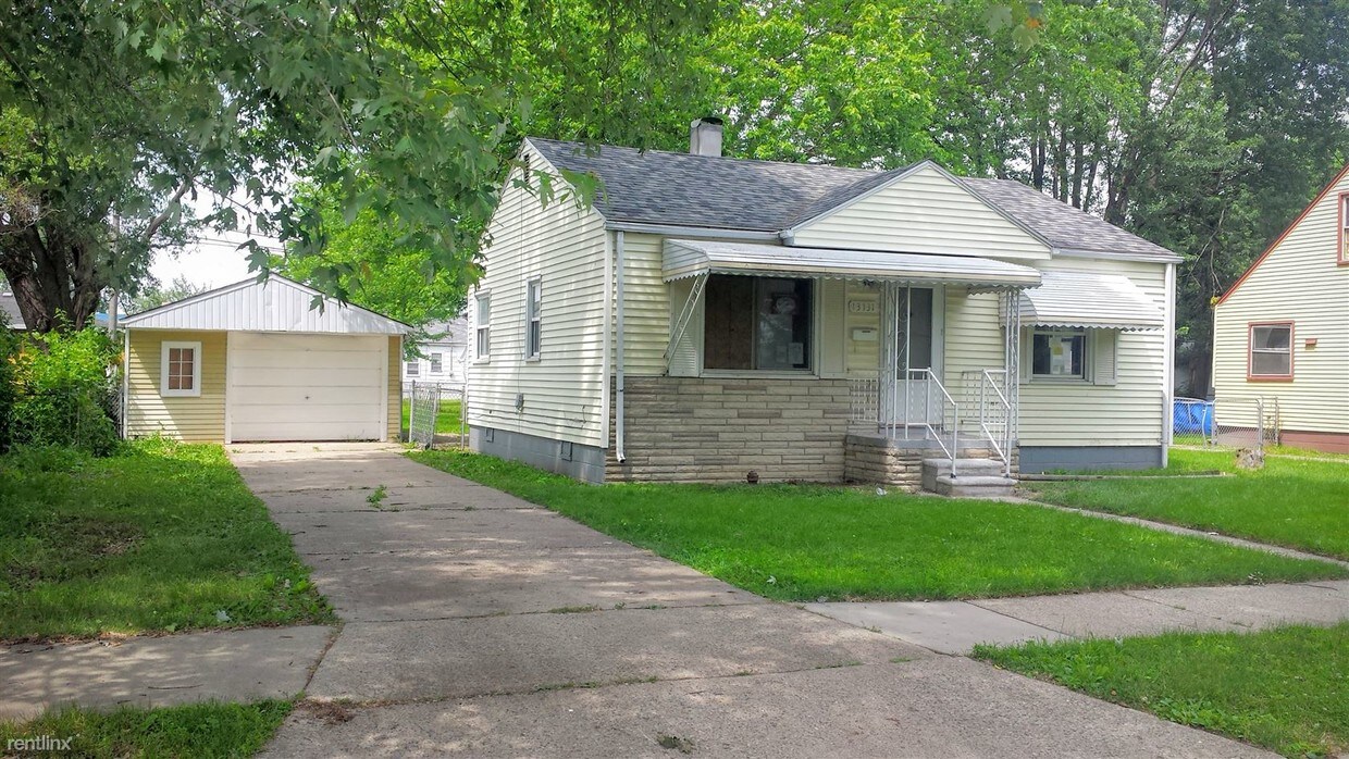 Primary Photo - 13131 Couwlier Ave