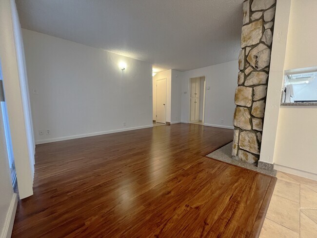 Foto del edificio - 3662 Midvale Ave