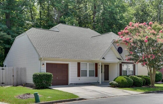 Foto del edificio - 1133 Lady Ashley Dr