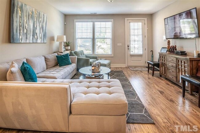 Building Photo - 2800 Bedford Green Dr