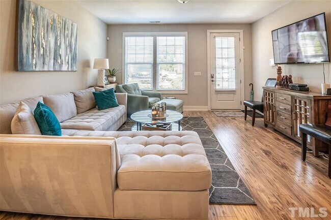 Foto del edificio - 2800 Bedford Green Dr