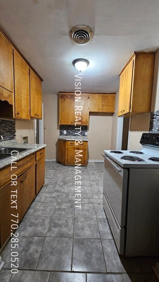 Building Photo - 1612 Lyndle Rd