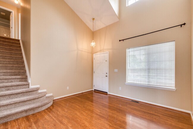 Building Photo - 10274 Rotherwood Cir