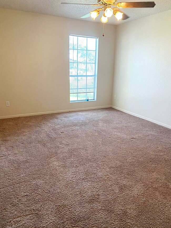Foto del edificio - 8428 Glen Meadow Ln