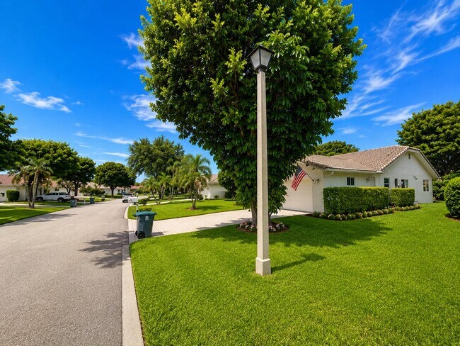 Building Photo - 7758 Cloverfield Cir