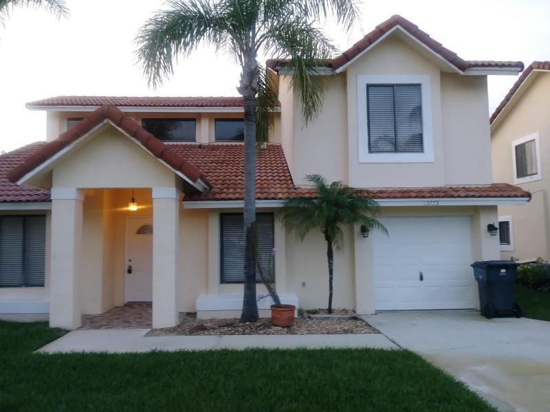 Primary Photo - 13773 Yarmouth Dr