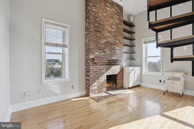 Building Photo - 676 4th St NE